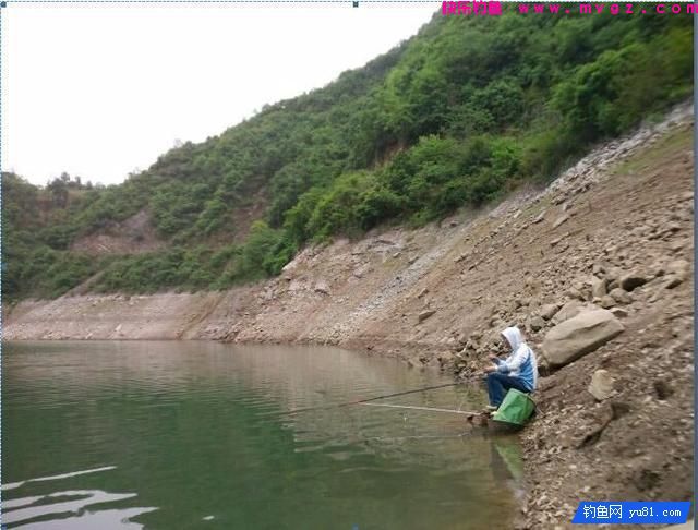 钓鱼实用技巧:冬钓深浅?老钓友教你浅水选择钓点钓鱼技巧