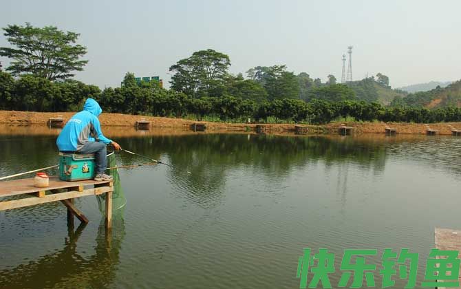 夏季水库钓鱼实用技巧